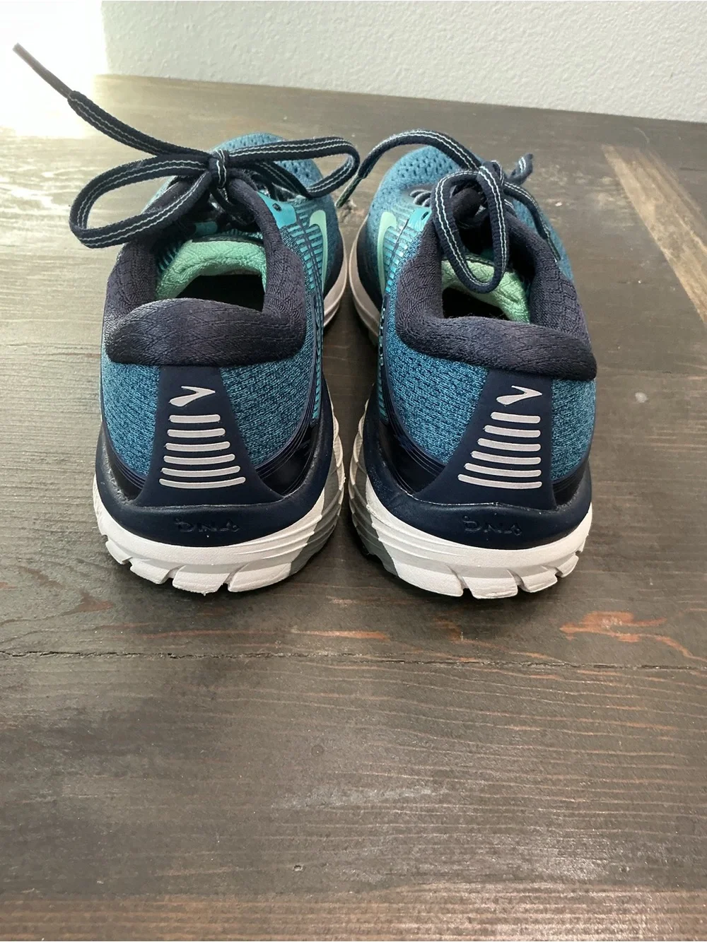 Brooks Adrenaline GTS 18 Women’s Running Shoes Size 7